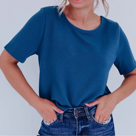 New with tags ANDTHEWHY teal and pearl detail crop top - Picture 2 of 11